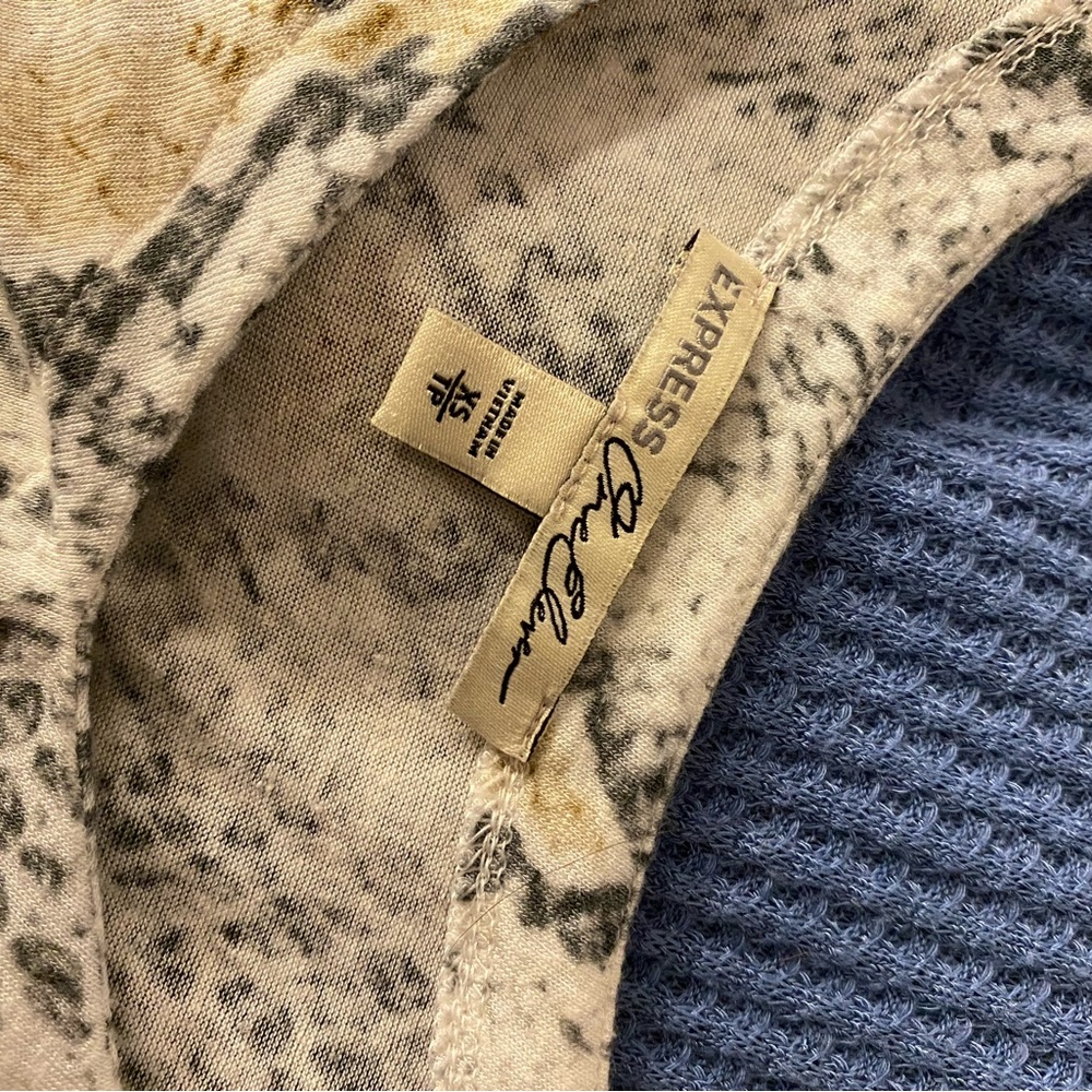 Patterned Tank - Picture 3 of 5